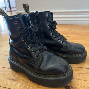Dr. Martens Jadon